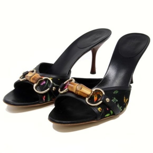 GUCCI BLACK FLORAL CANVAS BAMBOO HORSEBIT HEELS 9 - Picture 2 of 8